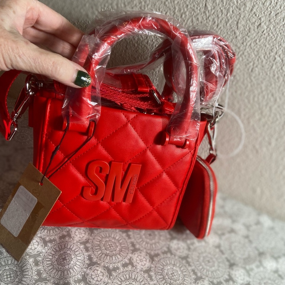 Steve Madden~NWT~Candy Apple Red~Quilted~Faux Leather~Satchel/Crossbody Set - Picture 12 of 13